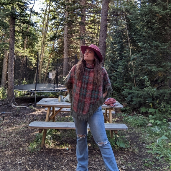 Meet your Posher, Brittany - Picture 3 of 4